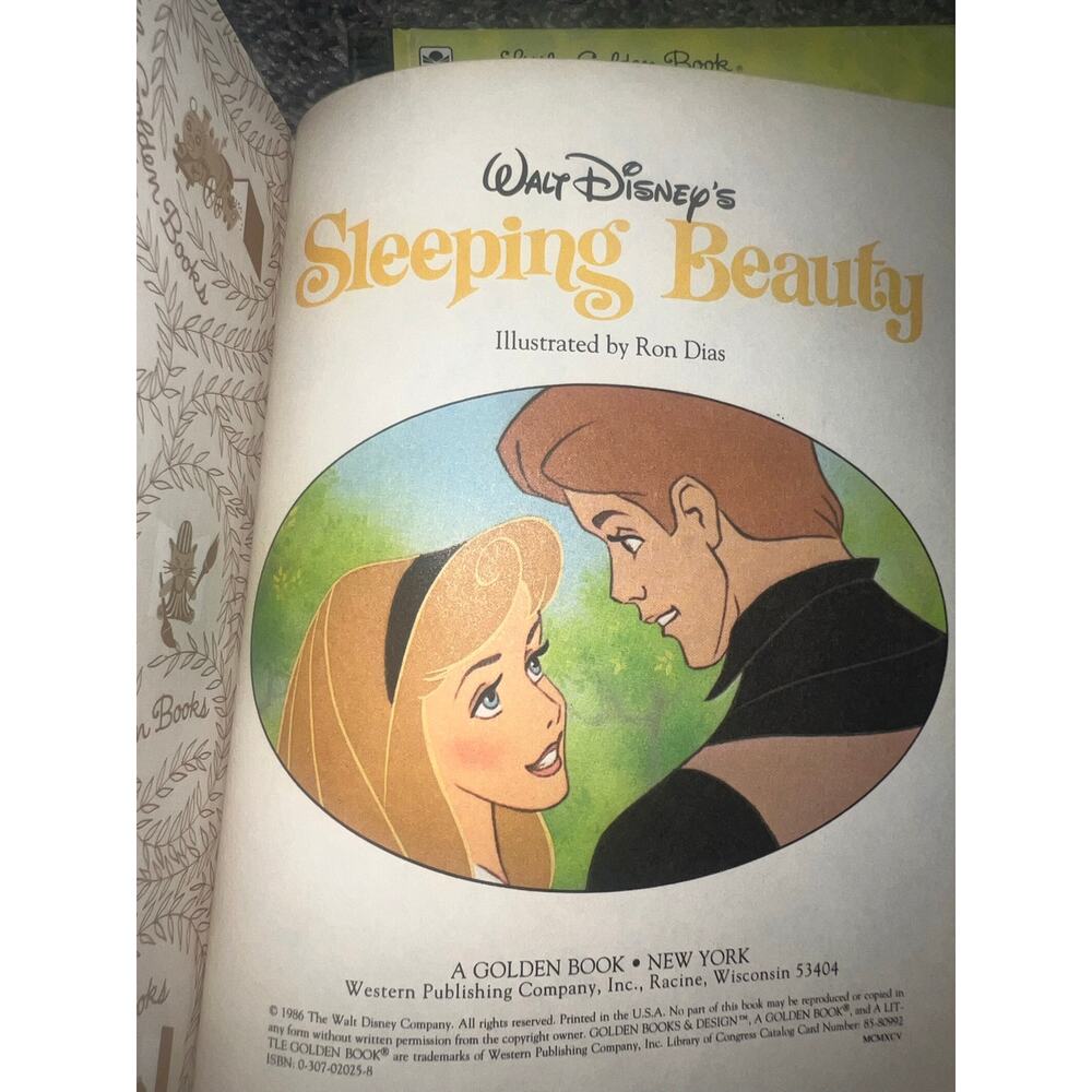 Vintage Disney's A Little Golden Book lot sleeping beauty,Lady,Snow white, Pooh - Picture 5 of 12